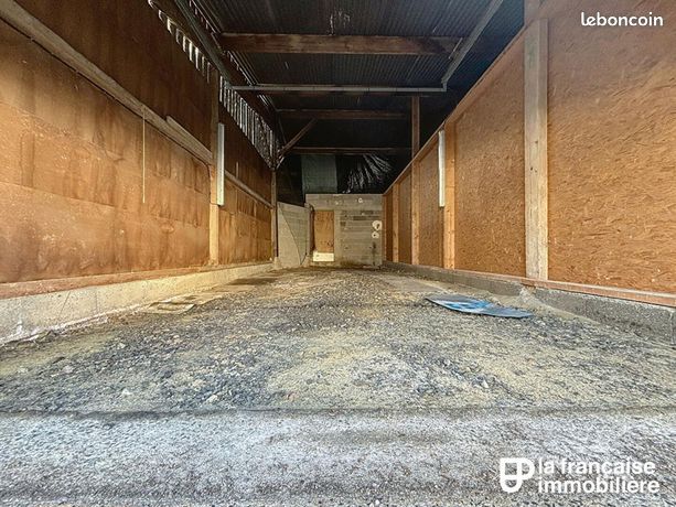 Garage/box 30 m² Corps Nuds
