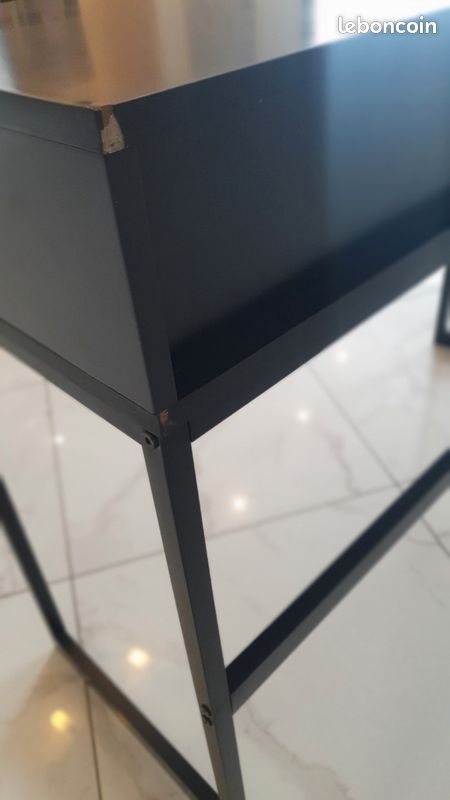 Console (image 2)