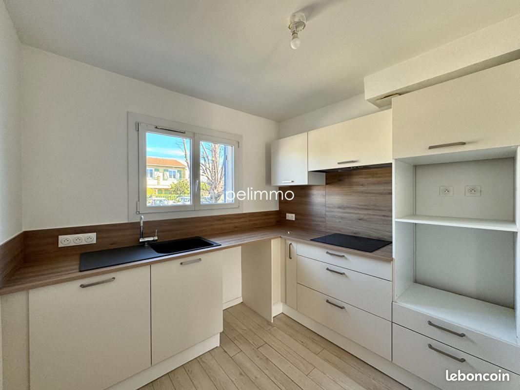 Maison a louer salon-de-provence - 5 pièce(s) - 105 m2 - Surfyn