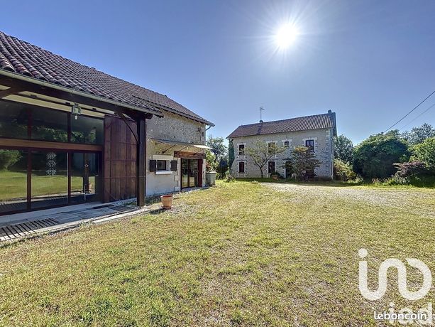 Ferme 10 pièces 375 m²
