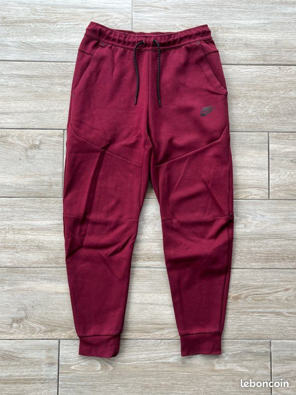 Burgundy Nike Tech Fleece Pants Ensemble Nike Tech Rouge Nike Tech