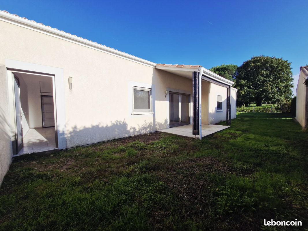 Maison 4 pièces 88 m² · à Jussas · 88 m² · 1 010 €/mois