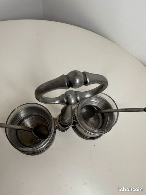 Serviteur de table ancien en étain – Roland Moreau (image 7)