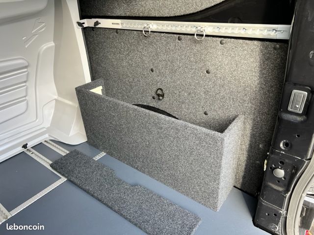 đ 56 950 FORD TRANSIT CUSTOM Sport 170 BVA8 â CABINE MODULABLE 2 Ă 7 PLACES â TVA RĂCUPĂRABLE â DISPONIBLE (image 6)