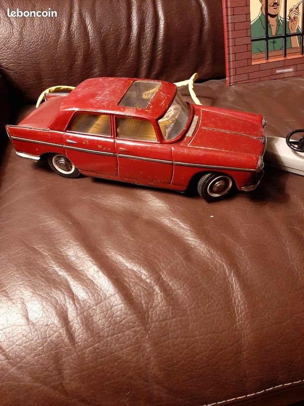 Joustra Peugeot 404 - Collection