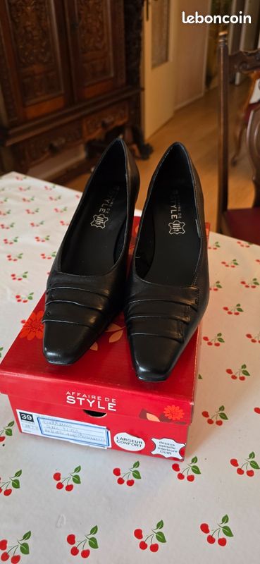 Escarpins cuir noirs (image 1)