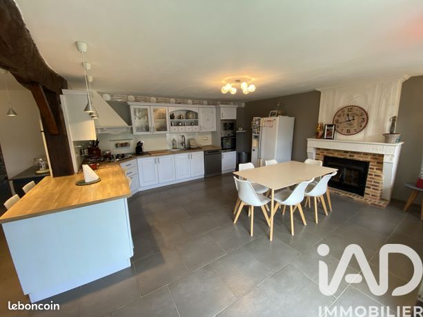 Propriété 8 pièces 200 m²