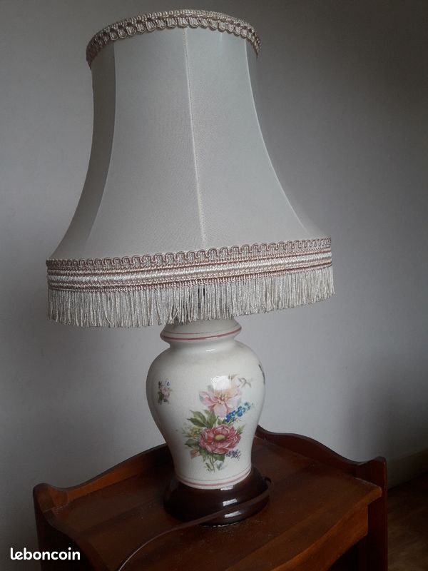 Lampe a poser pied porcelaine deco (image 1)