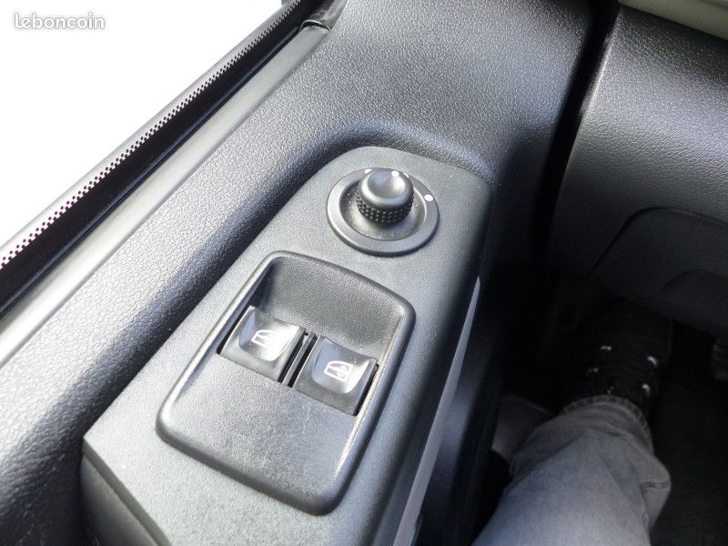 Renault TRAFIC III COMBI L1 1.6 DCI 125CH ENERGY LIFE 9 PLACES (image 32)