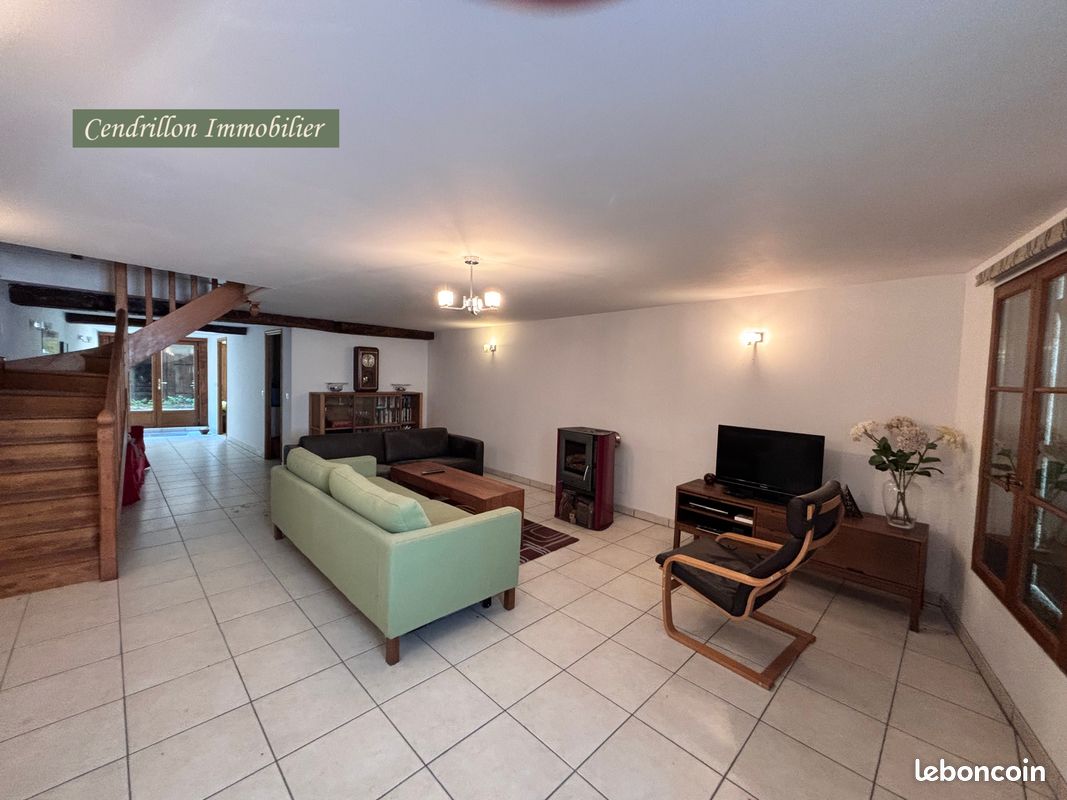 Maison 10 pièces 156 m² · à Bourganeuf · 156 m² · 58 300 €