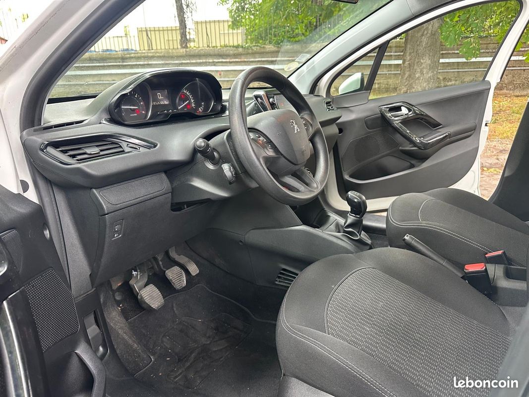 PEUGEOT 208 1.6 BlueHDi 75ch Active (image 7)