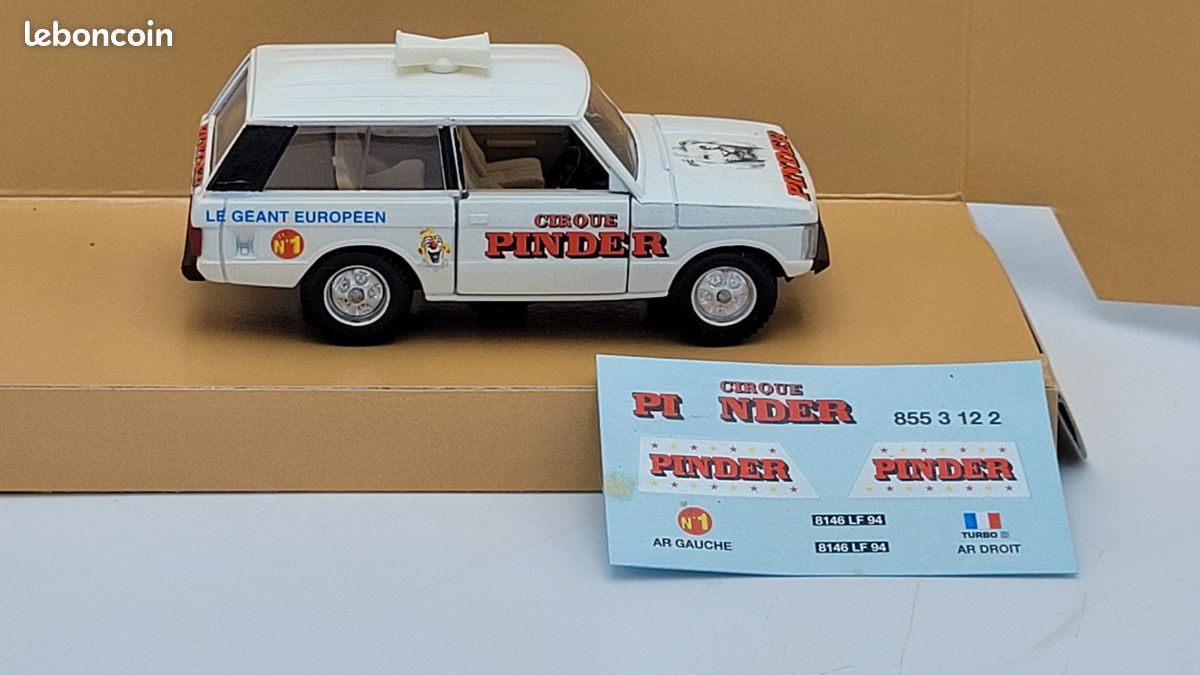 Figurine Trophée Du Pays De Galles – Voiture D'état-major Lord Roberts Avec Conducteur – AA-12976 (Occasion)