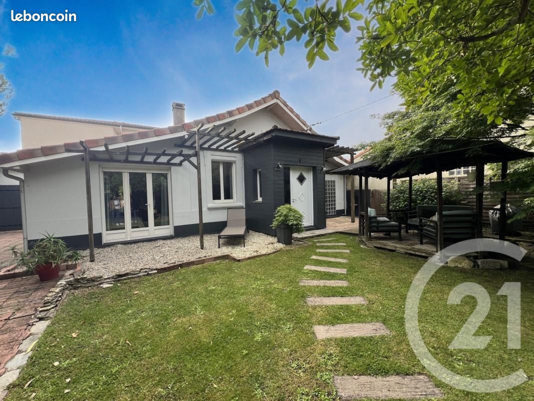 Maison 6 pièces 133 m² · à Mérignac · 133 m² · 588 000 €
