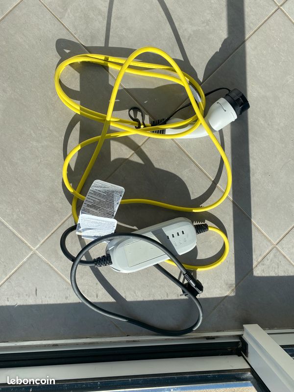 Câble recharge voiture électrique (image 1)