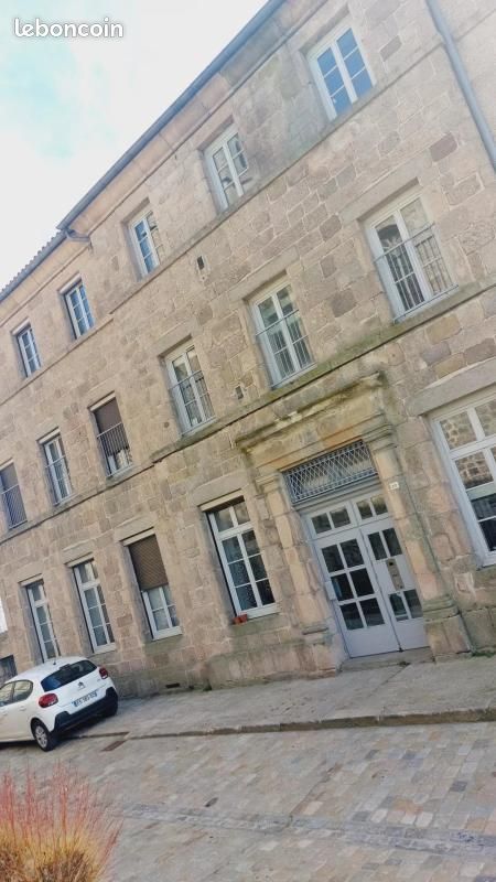 Appartement 3 pièces 70 m² · à Saint-Bonnet-le-Château · 70 m² · 517 €/mois