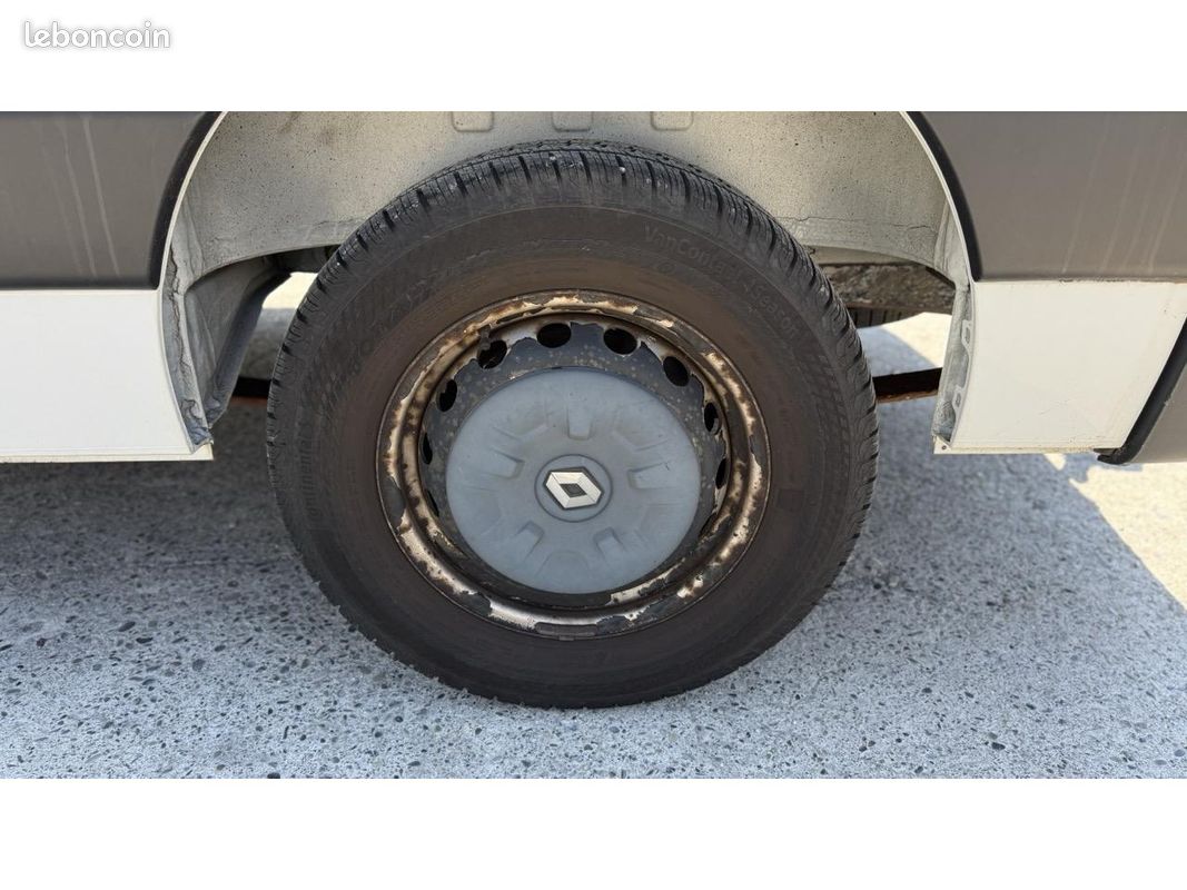 RENAULT MASTER III FG Grand Confort F3500 L2H2 2.3 dCi 135cv Traction 20825,00 EUR HT (image 34)
