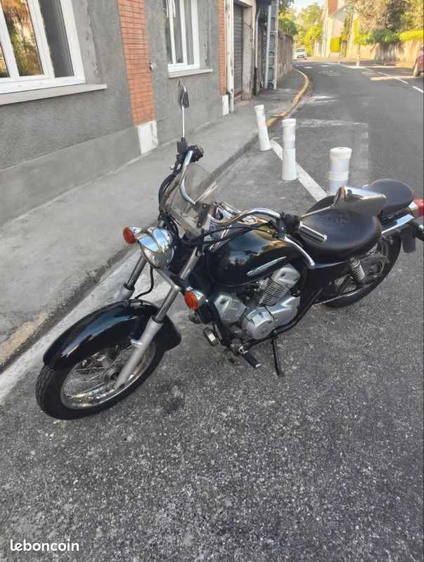 Moto Honda Shadow 125 (image 1)