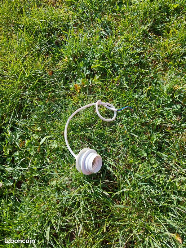 Un plafonnier (image 1)
