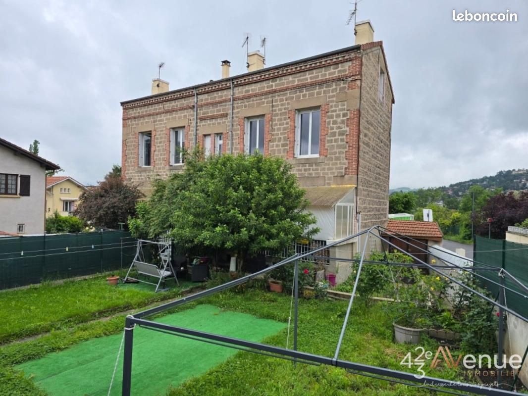 Immeuble 5 pièces 203 m² · à Villars · 203 m² · 396 000 €
