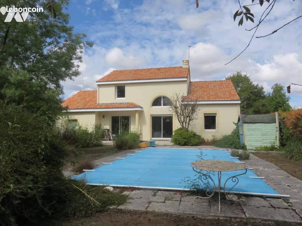 Maison 6 pièces 140 m² · à Saint-Mars-de-Coutais · 140 m² · 327 600 €