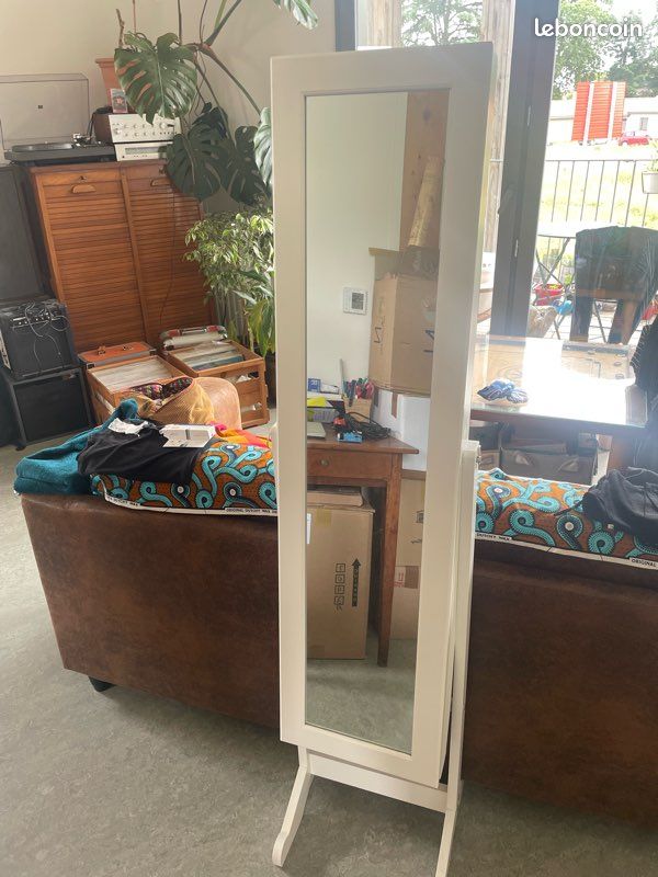 Miroir porte-bijoux (image 1)