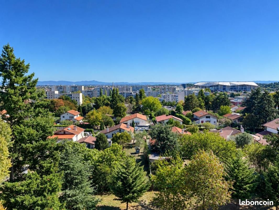 Appartement 3 pièces 75 m² · à Décines-Charpieu · 75 m² · 210 000 €