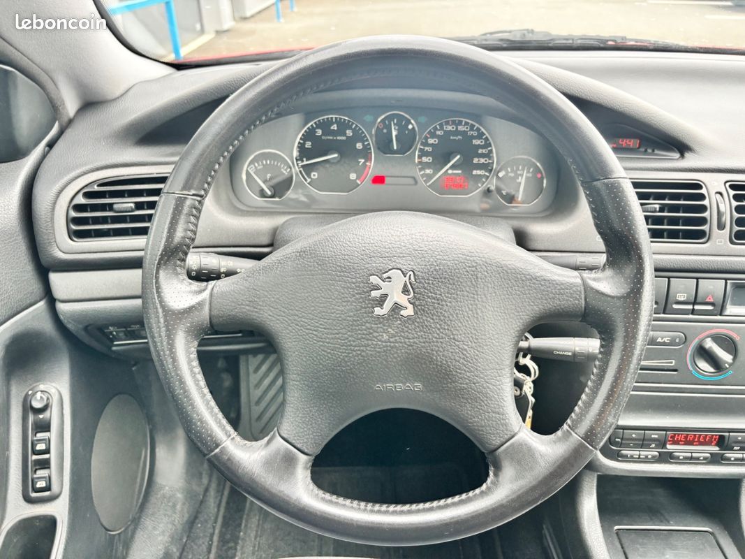 PEUGEOT 406 COUPE 2.0i / Première main (image 10)