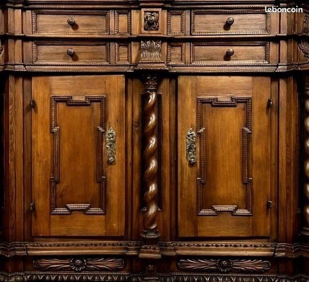 Important buffet d’appui Rhénan en bois teinté, datant du XVIIe siècle vers 1650 (image 2)