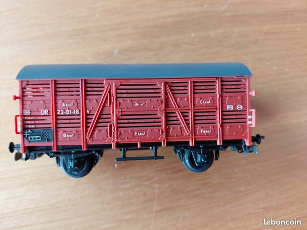 Wagon couvert pour train électrique échelle Ho ref Jouef 6531 - Modélisme
