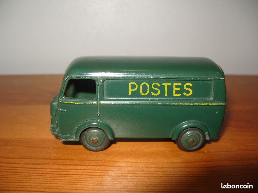 DINKY TOYS 25B camion fourgon PEUGEOT D3A Postes (image 1)