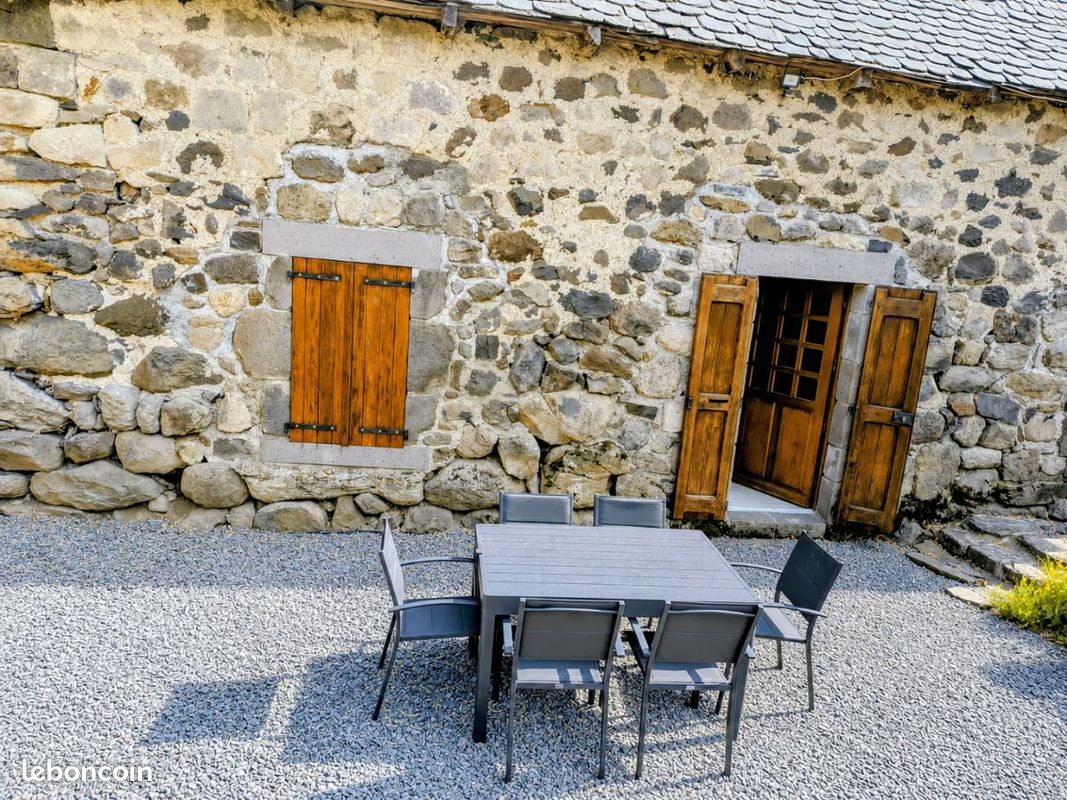 Location (image 10)
