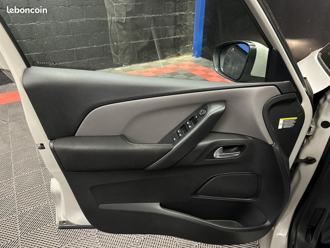 Citroen c4 picasso ii 1.2 thp 110 ch / camera de recul (image 20)