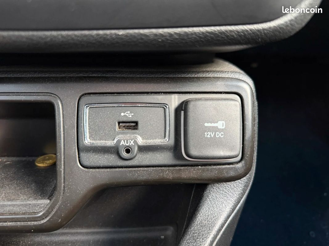JEEP RENEGADE MY20 1.6 l MultiJet 120 ch BVM6 Quicksilver Winter Edition (image 19)