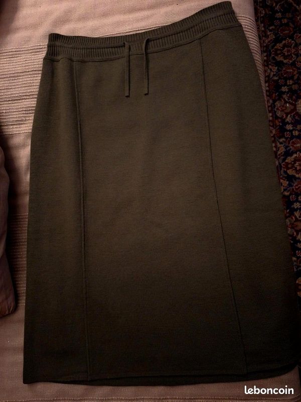 Jupe Marque Escorpion Taille M/L couleur Kaki/olive (image 2)