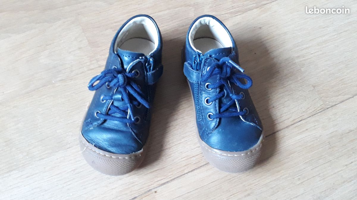 Chaussures premiers pas Naturino pointure 22 Chaussures