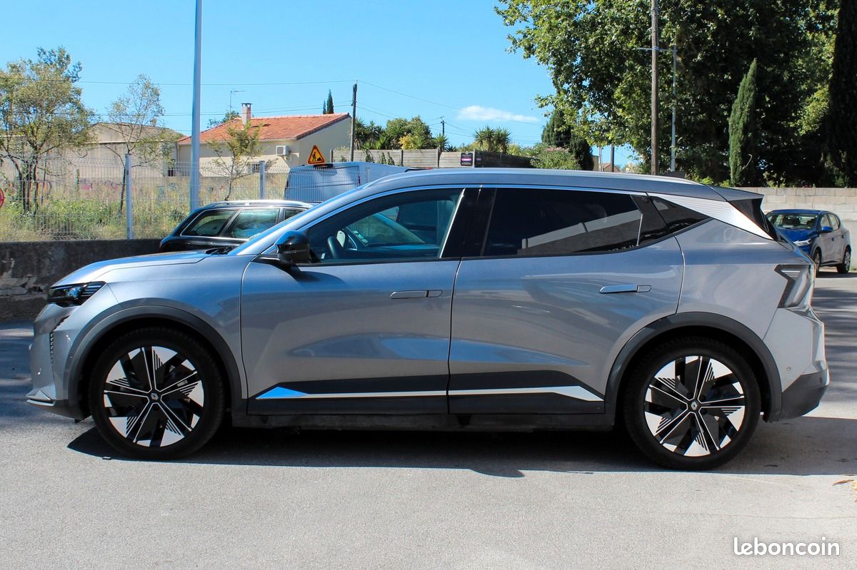 RENAULT Scenic V E-TECH ELECTRIQUE 220 GRANDE AUTONOMIE TECHNO PACK ICONIC 87 KW + CHARGE RAPIDE (image 4)