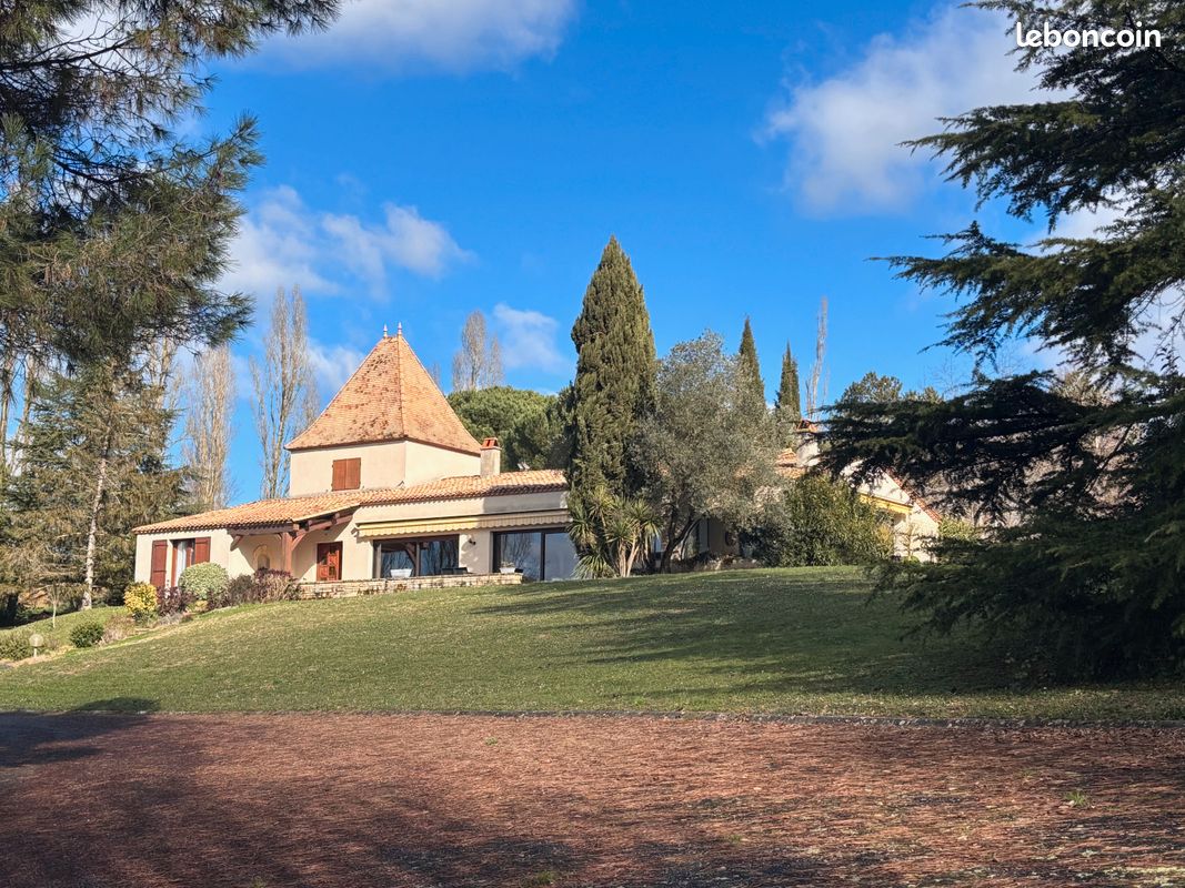 Maison 7 pièces 240 m² · à Gontaud-de-Nogaret · 240 m² · 400 000 €