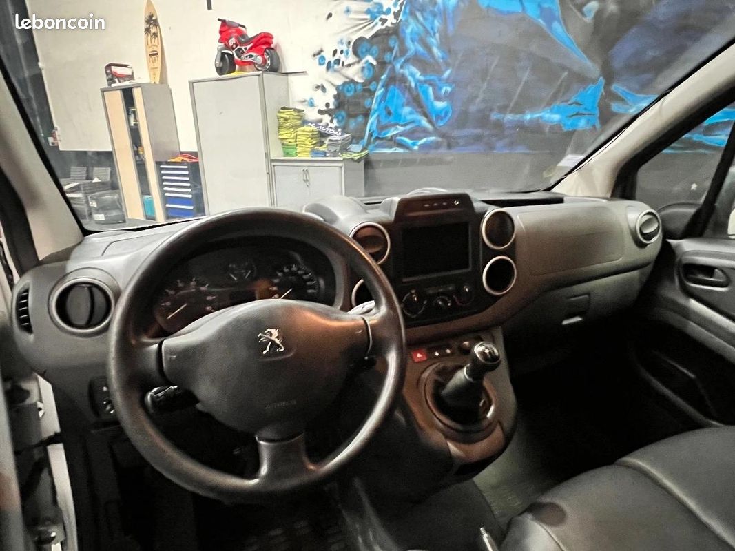 Peugeot Partner Vu 1.6 BLUE HDI 100 CV TVA RECUPERABLE 6658E (image 17)