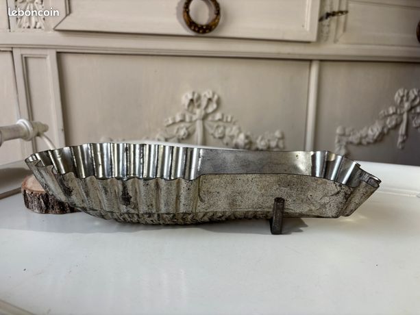 Lot De 6 Moules à Chocolat Anciens En Métal - Forme Poisson - Cuisine Vintage