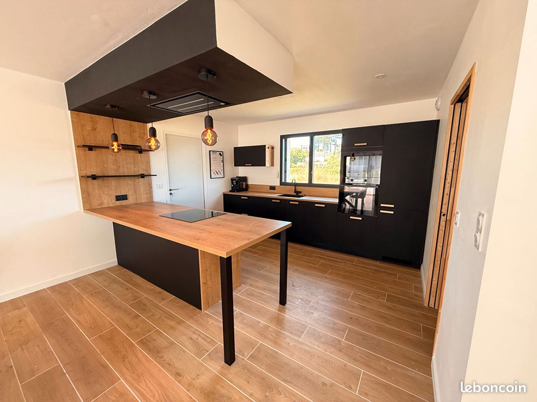Maison 4 pièces 85 m² · à Saint-Pol-de-Léon · 85 m² · 1 150 €