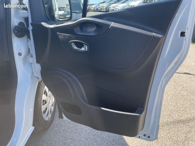 Renault TRAFIC III FG L2H2 1200 2.0 DCI 145CH ENERGY GRAND CONFORT E6 (image 21)