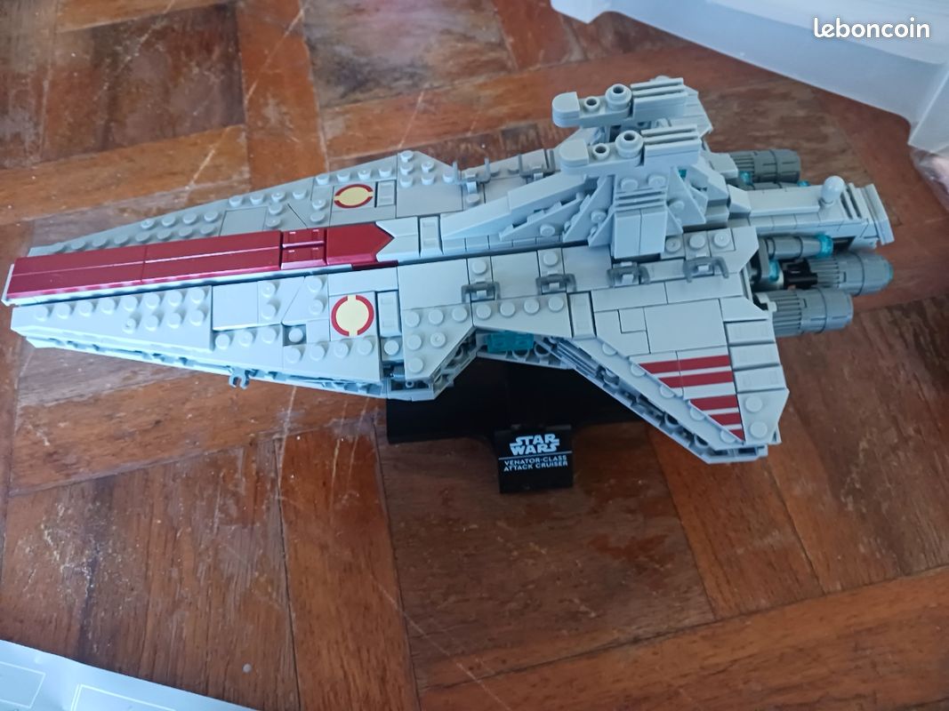 LEGO Star War - Le Croiseur d’Assaut de Classe Venator - 75441 (image 3)