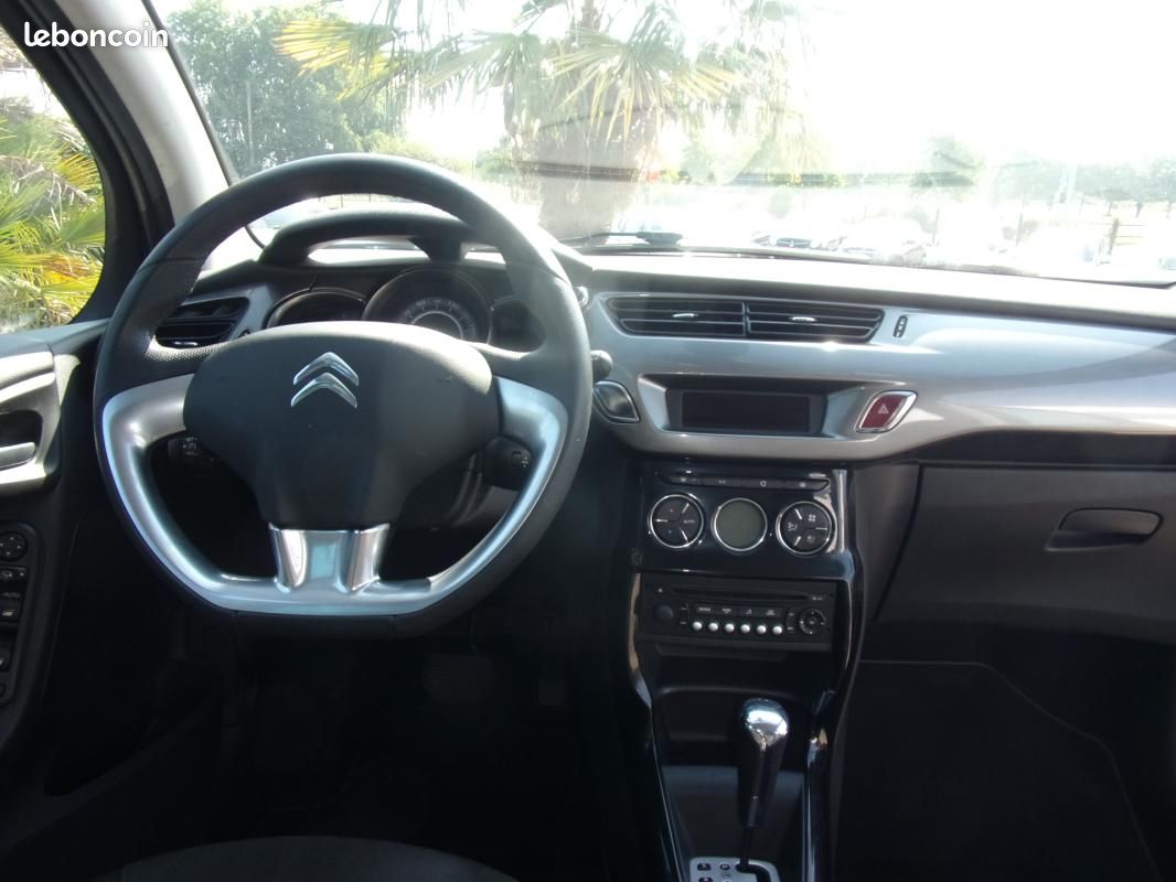 Citroën C3 VTi 120 Exclusive A (image 10)