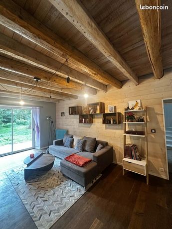 Maison de charme : 135m2 sur 4 700m2 de terrain + 2 granges