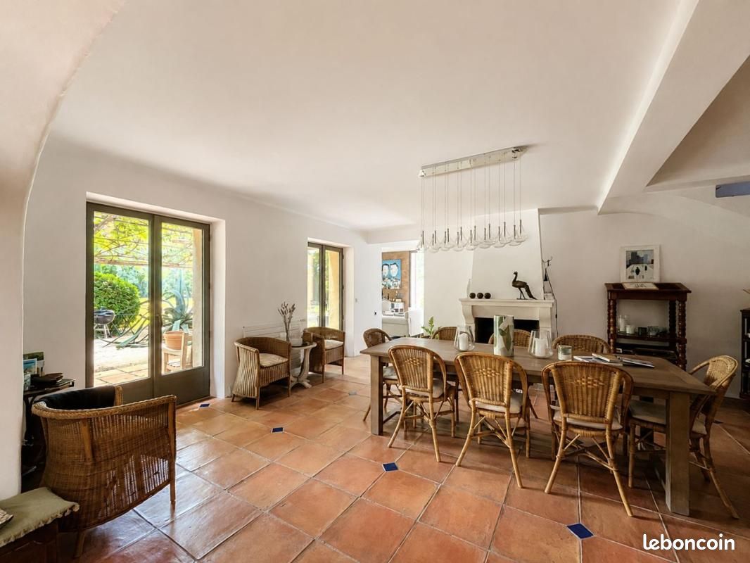 Mas 6 pièces 238 m² (image 8)