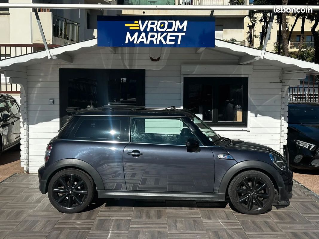 MINI Mini 2.0 D 143ch Pack Red Hot Chili - 2012 - 132 000 km - Toit Ouvrant - Harman Kardon - Sieges Chauffant (image 8)