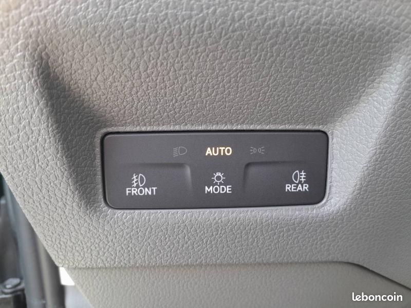 Volkswagen Crafter Fg 35 L3H3 2.0 TDI 140ch Business Traction BVA8 (image 23)
