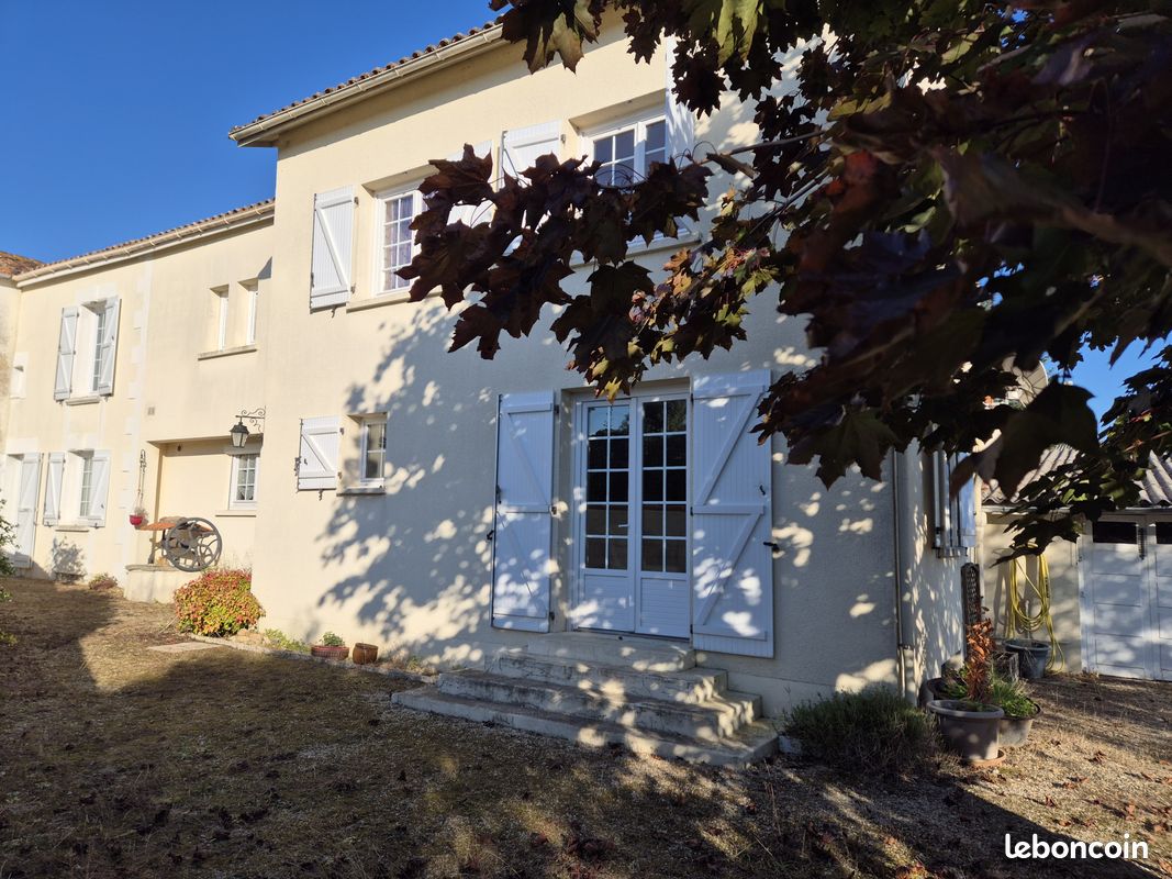 Maison 7 pièces 147 m² · à Mansle-les-Fontaines · 147 m² · 189 000 €