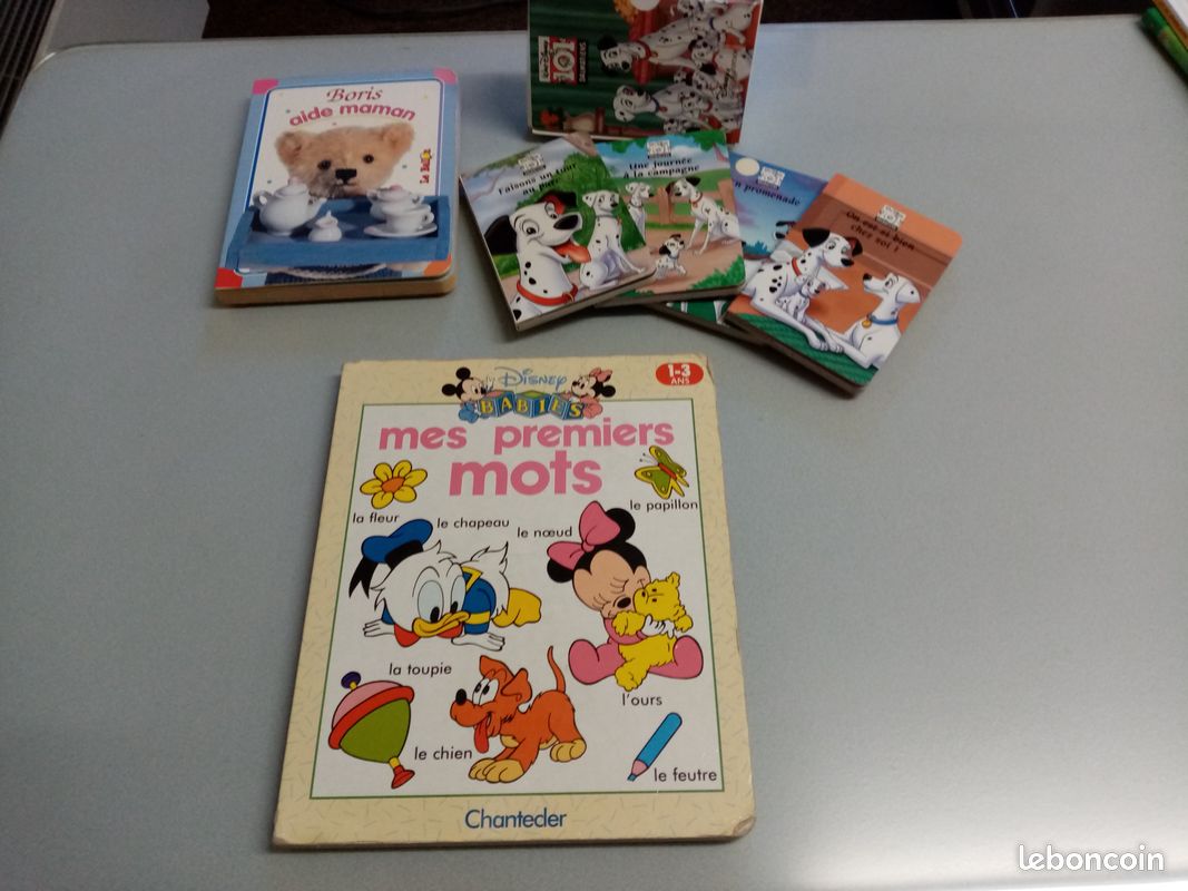 Livres cartonnés enfant "Mickey- 101 dalmatiens... (image 1)