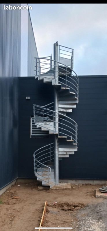 ESCALIER métallique sur mesure (image 11)